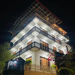 Hotel White House, Kandy